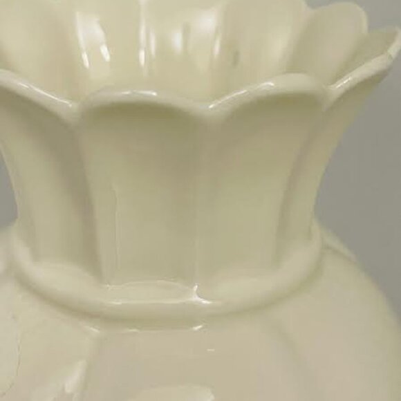 Vintage Donegal Parian China Rose Lifford Vase Home Decor Made in Ireland - Picture 4 of 8